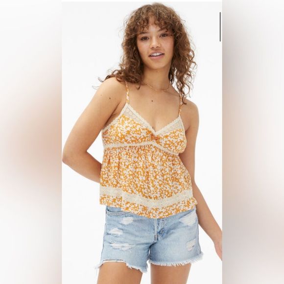 Tops - NWT Aeropostale cream lace and orangey floral v-neck baby doll cami. Size small.